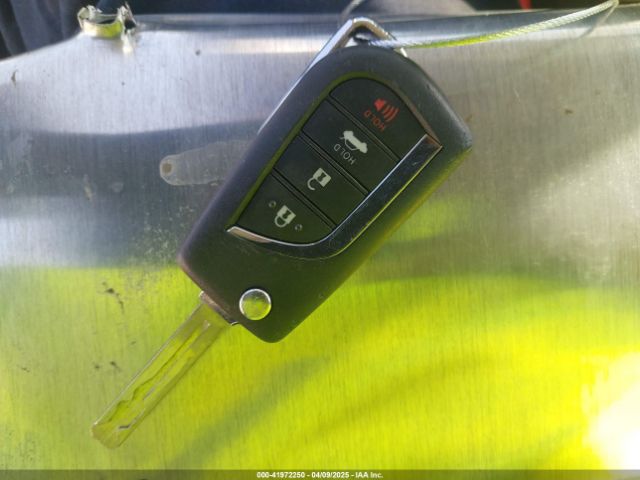 5YFEPMAE4MP254678 Toyota COROLLA LE