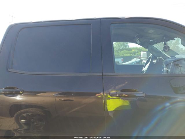 3GCUKREC7JG263005 Chevrolet Silverado 1500 2lt