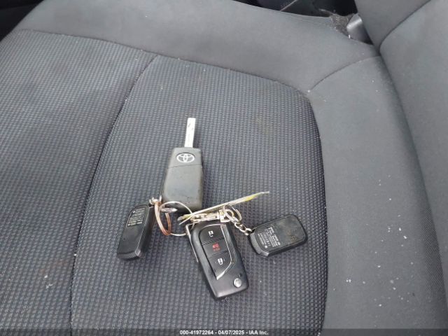2T3F1RFV0LW092788 Toyota RAV4 LE