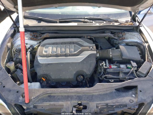 JH4KC1F3XEC002575 Acura RLX
