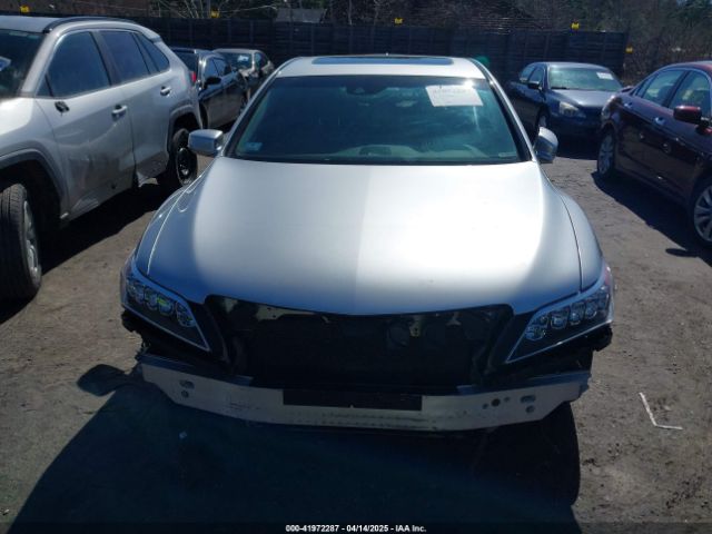 JH4KC1F3XEC002575 Acura RLX
