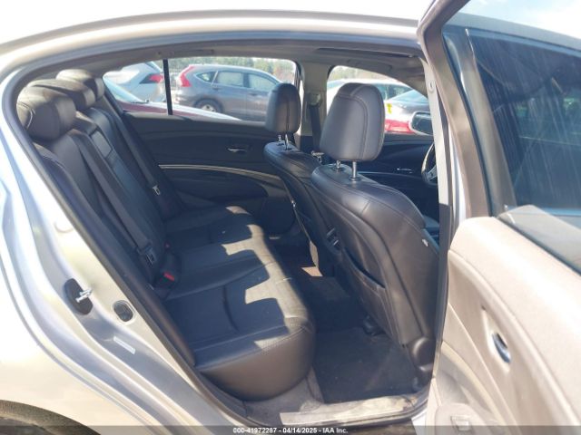 JH4KC1F3XEC002575 Acura RLX