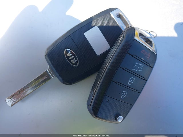 5XYKT4A60FG606279 KIA SORENTO LX