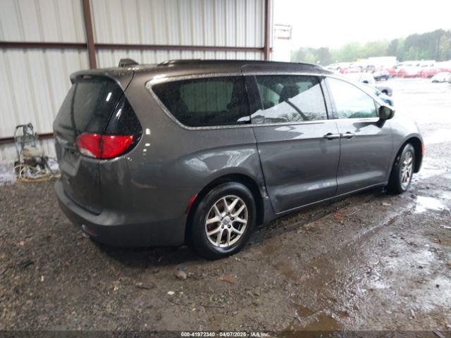 2021 CHRYSLER VOYAGER 2C4RC1DG6MR547412 Photo 3