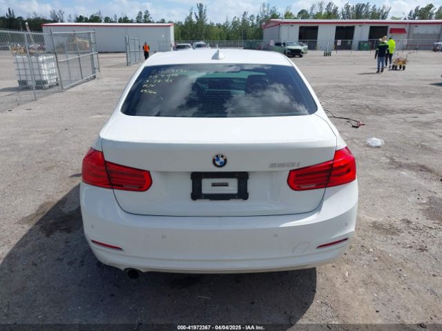 WBA8E1G3XHNU15820 BMW 320i