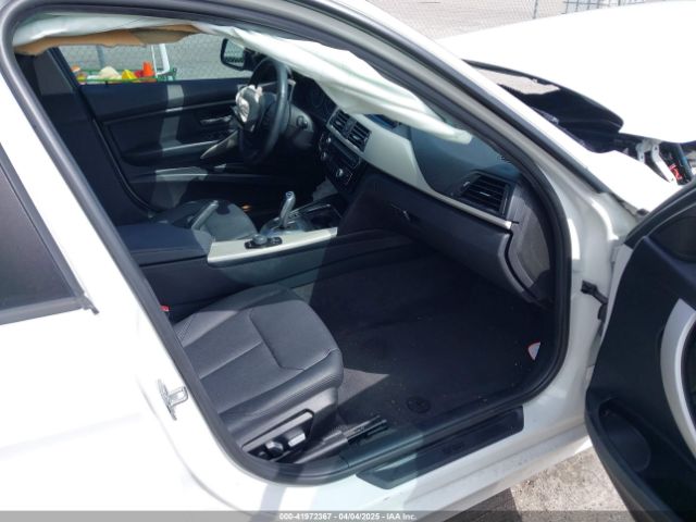 WBA8E1G3XHNU15820 BMW 320i