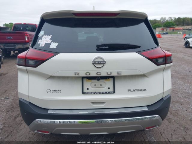 JN8BT3DC3NW118977 Nissan Rogue Platinum Fwd