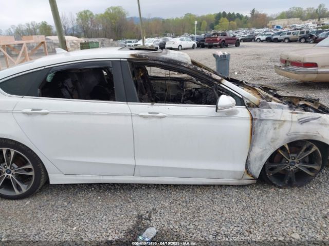 3FA6P0D96KR120196 Ford Fusion Titanium