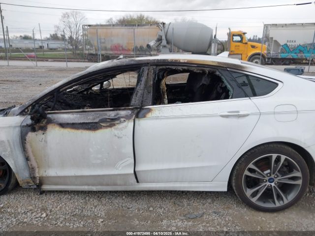 3FA6P0D96KR120196 Ford Fusion Titanium