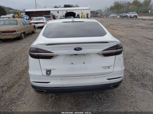 3FA6P0D96KR120196 Ford Fusion Titanium