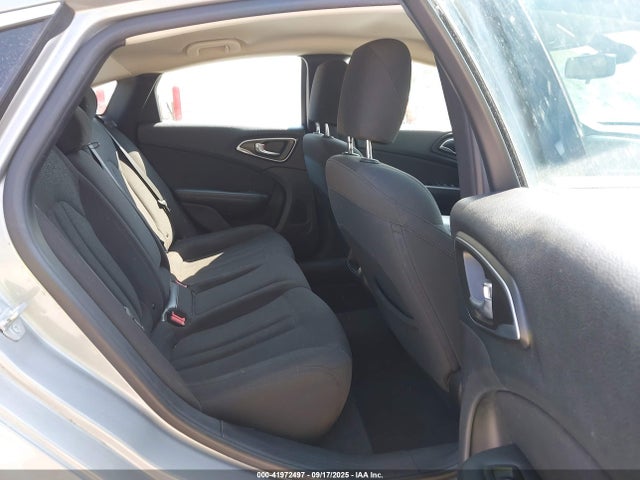 1C3CCCAB1GN116847 Chrysler 200