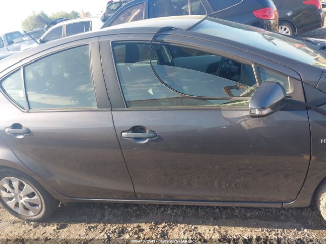 JTDKDTB32E1564580 Toyota Prius C Three