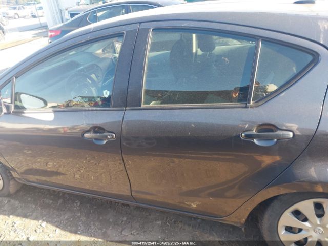 JTDKDTB32E1564580 Toyota Prius C Three