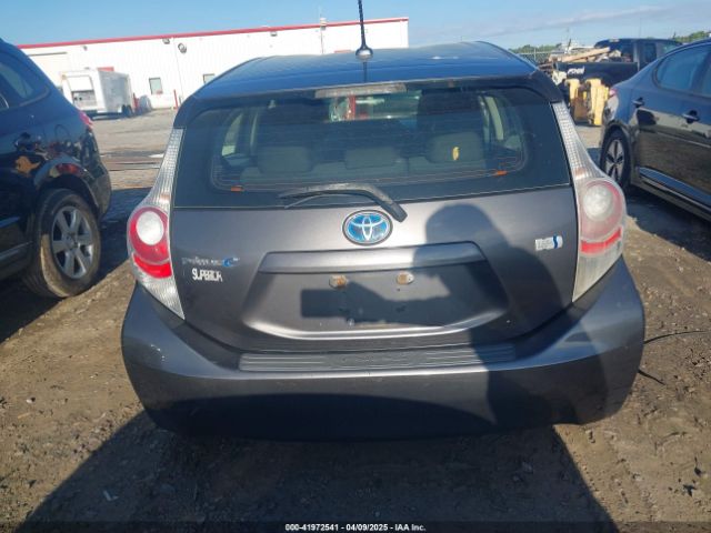 JTDKDTB32E1564580 Toyota Prius C Three
