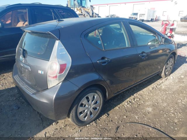 JTDKDTB32E1564580 Toyota Prius C Three
