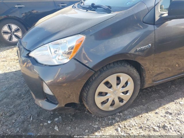 JTDKDTB32E1564580 Toyota Prius C Three