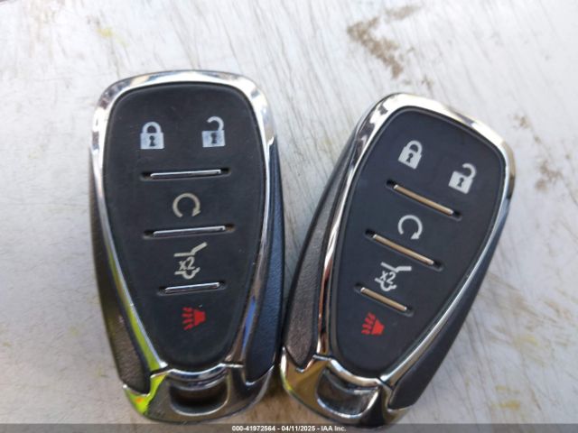2GNAXJEV8J6113883 Chevrolet EQUINOX LT