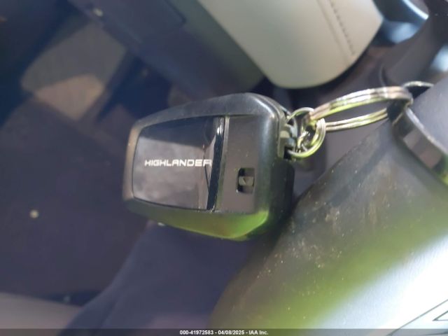 5TDKBRCH7SS658102 Toyota Highlander Hybrid Xle