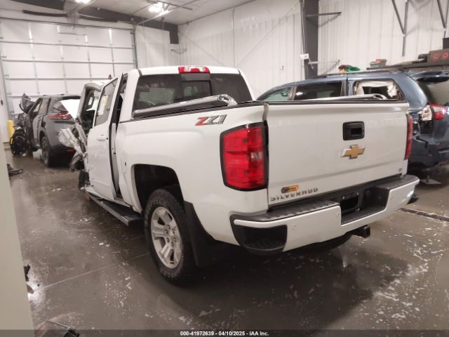 2018 CHEVROLET SILVERADO 1500 3GCUKREC0JG216382 Photo 2