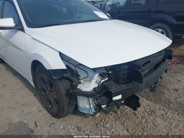 5NPLS4AG2NH053996 Hyundai ELANTRA SEL