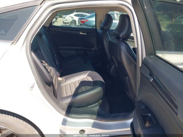 3FA6P0HD2JR256502 Ford FUSION SE
