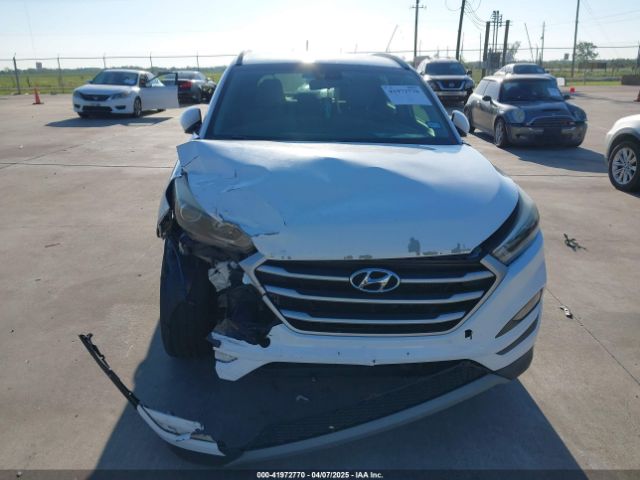 KM8J33A23HU430831 Hyundai Tucson Sport