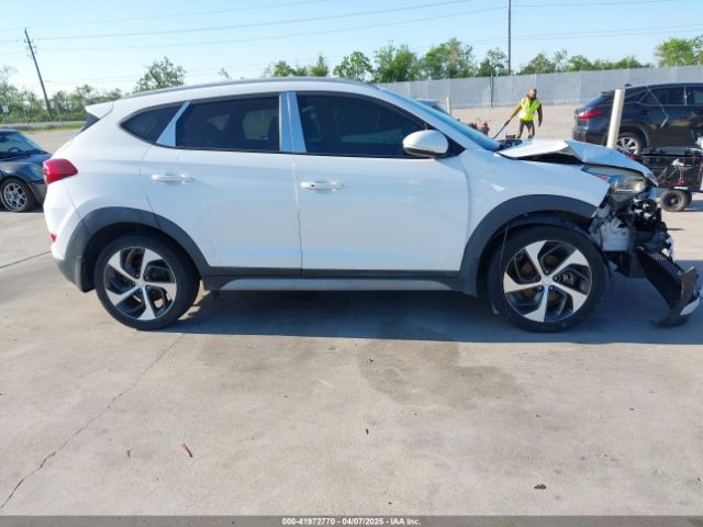 KM8J33A23HU430831 Hyundai Tucson Sport