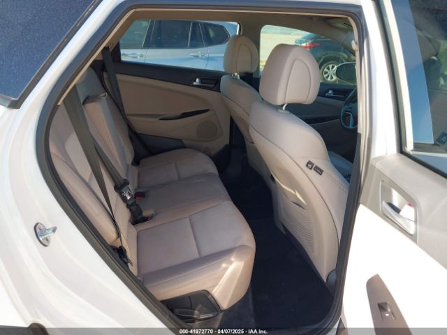 KM8J33A23HU430831 Hyundai Tucson Sport