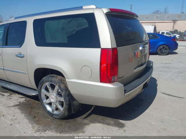 2013 CADILLAC ESCALADE ESV 1GYS4HEF9DR227157 Photo 2