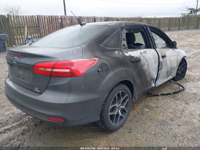 1FADP3FE8JL256720 Ford FOCUS SE