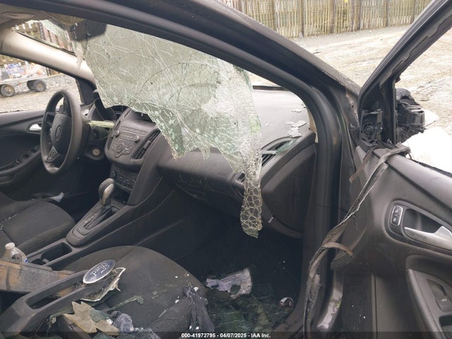 1FADP3FE8JL256720 Ford FOCUS SE