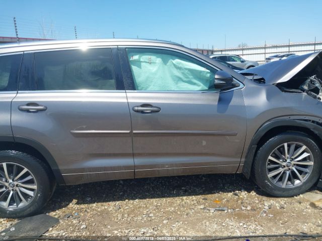 5TDKZRFH5HS521093 Toyota Highlander Xle