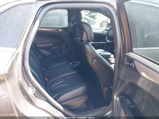5LMCJ1C91HUL68453 Lincoln Mkc Premiere