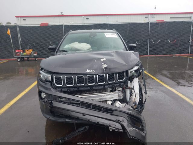 3C4NJDBNXRT120438 Jeep Compass Latitude 4x4