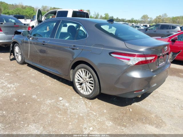 4T1BZ1HK2JU015664 Toyota Camry Xle V6