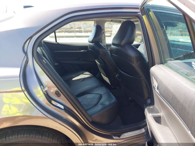 4T1BZ1HK2JU015664 Toyota Camry Xle V6