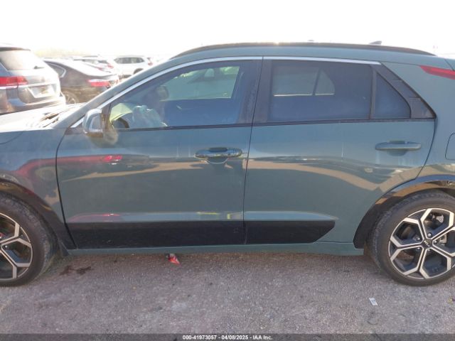 KNDCR3LE9P5037508 KIA Niro Ex Touring