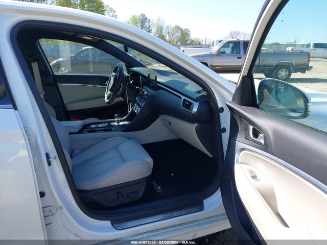 KMTG34TAXNU088946 Genesis G70 2.0t Rwd