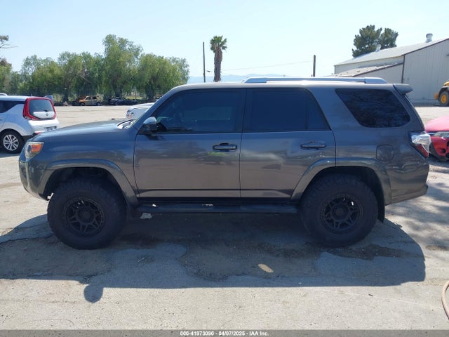 JTEBU5JR2G5311140 Toyota 4RUNNER SR5