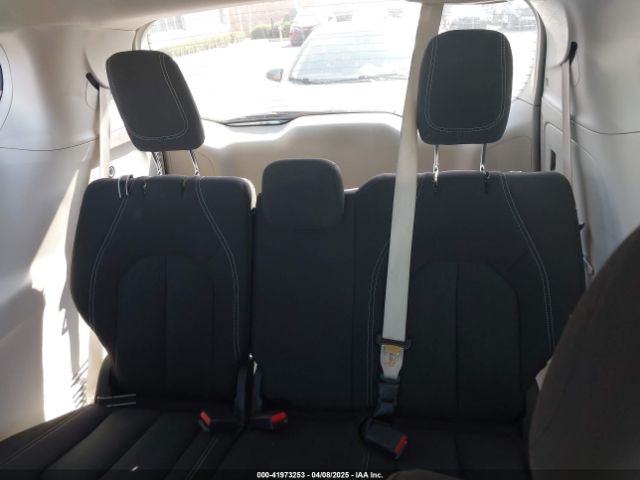 2C4RC1CG4NR159999 Chrysler Voyager Lx
