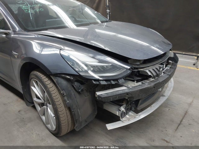 2018 TESLA MODEL 3 5YJ3E1EA9JF024211 Photo 5