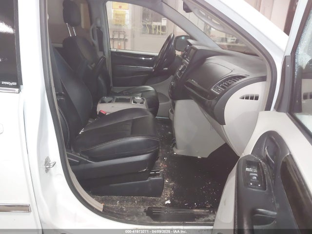 2C4RC1BG1ER163848 Chrysler Town & Country Touring