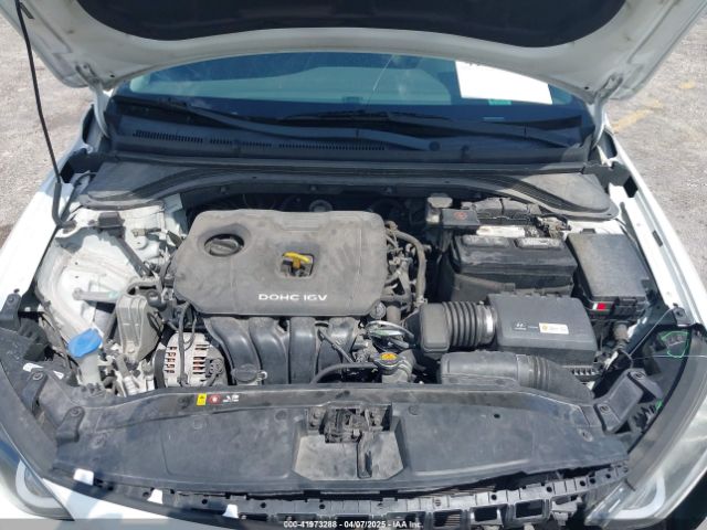 5NPD84LF2JH213750 Hyundai ELANTRA SEL