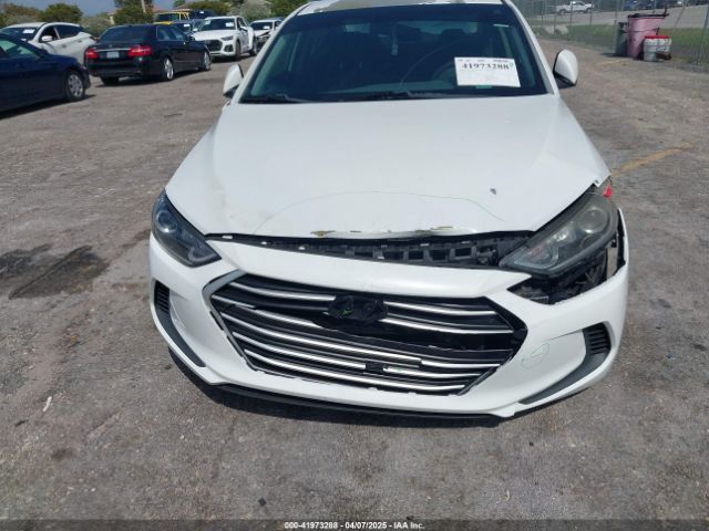 5NPD84LF2JH213750 Hyundai ELANTRA SEL