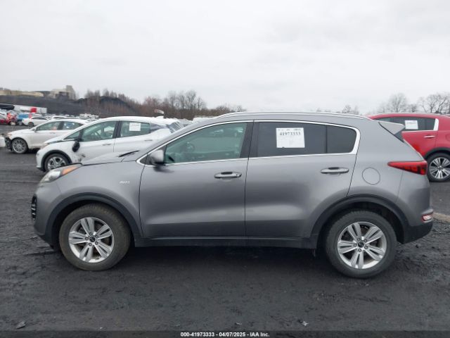 KNDPMCAC2H7238741 KIA Sportage Lx