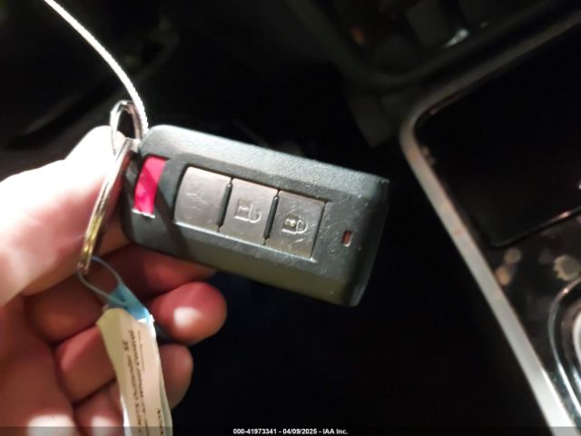 JA4AZ3A32HZ008316 Mitsubishi Outlander Se/sel