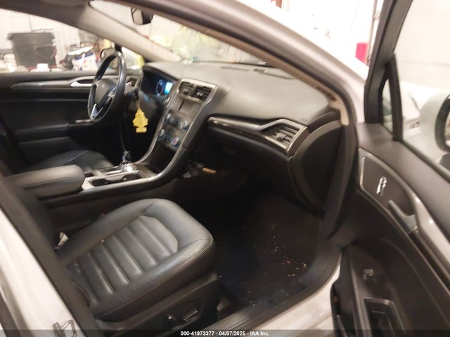 3FA6P0T9XHR263758 Ford FUSION SE