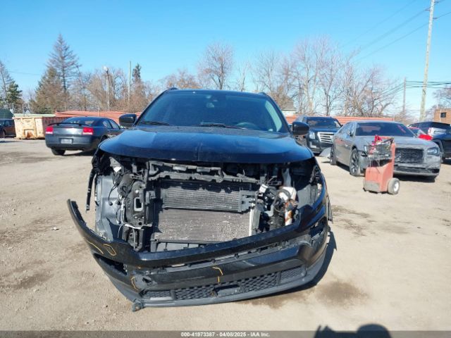 3C4NJDBB4NT134481 Jeep Compass Latitude 4x4