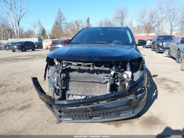 3C4NJDBB4NT134481 Jeep Compass Latitude 4x4