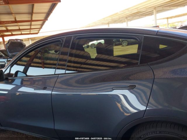 7SAYGDEF6NF494959 Tesla Model Y
